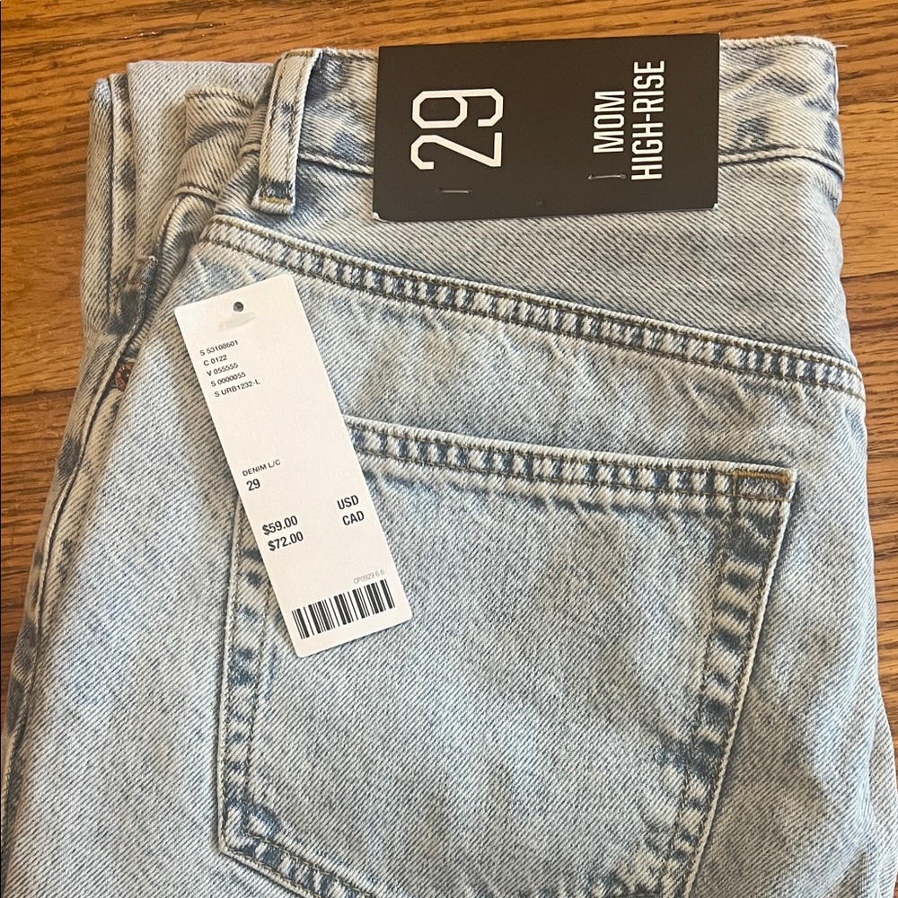 NWT Urban Outfitters High-Rise Mom Jeans